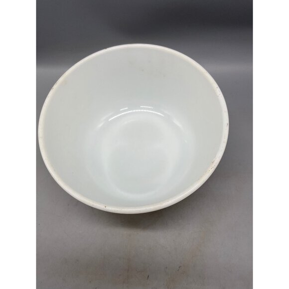 vintage Pyrex mixing bowl white 8.75" diameter 5" tall 4.75" base USA READ - Picture 2 of 9